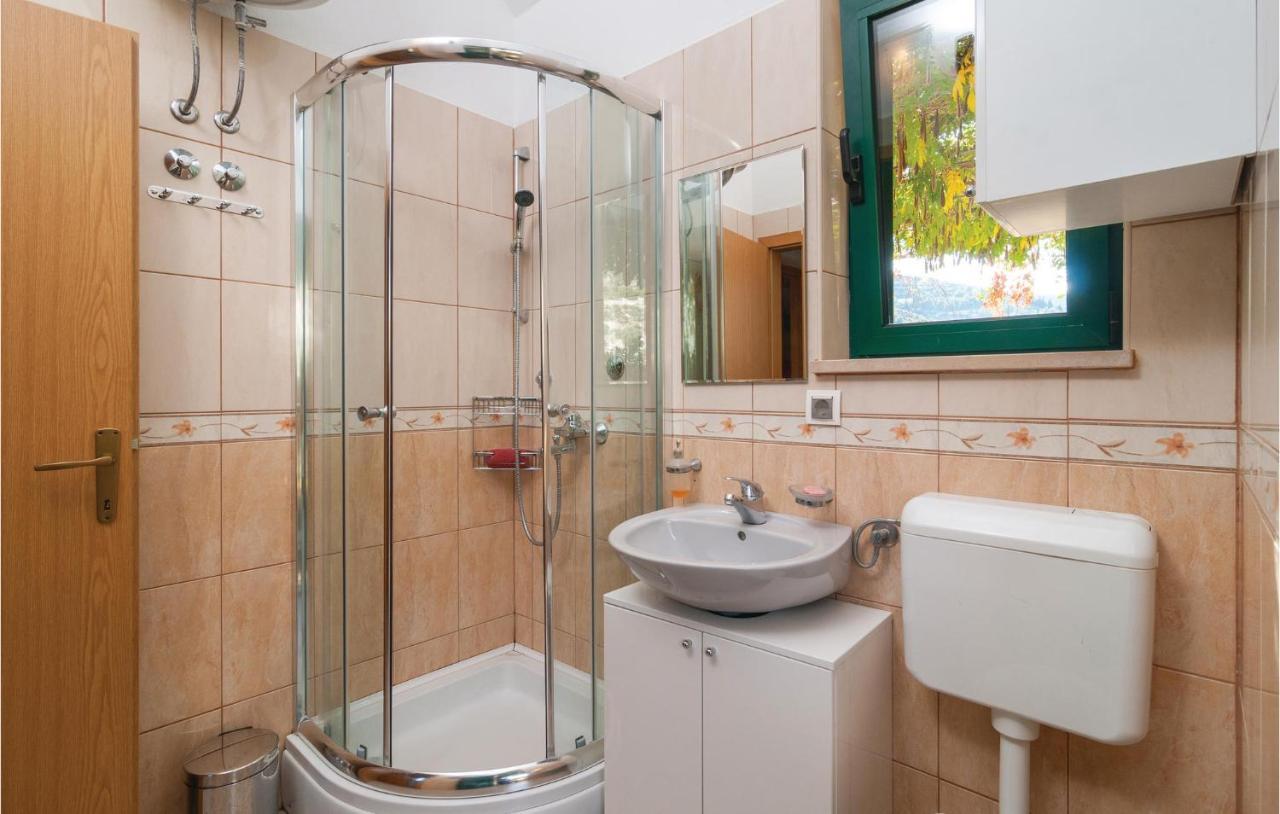 1 Bedroom Awesome Home In Постира Экстерьер фото