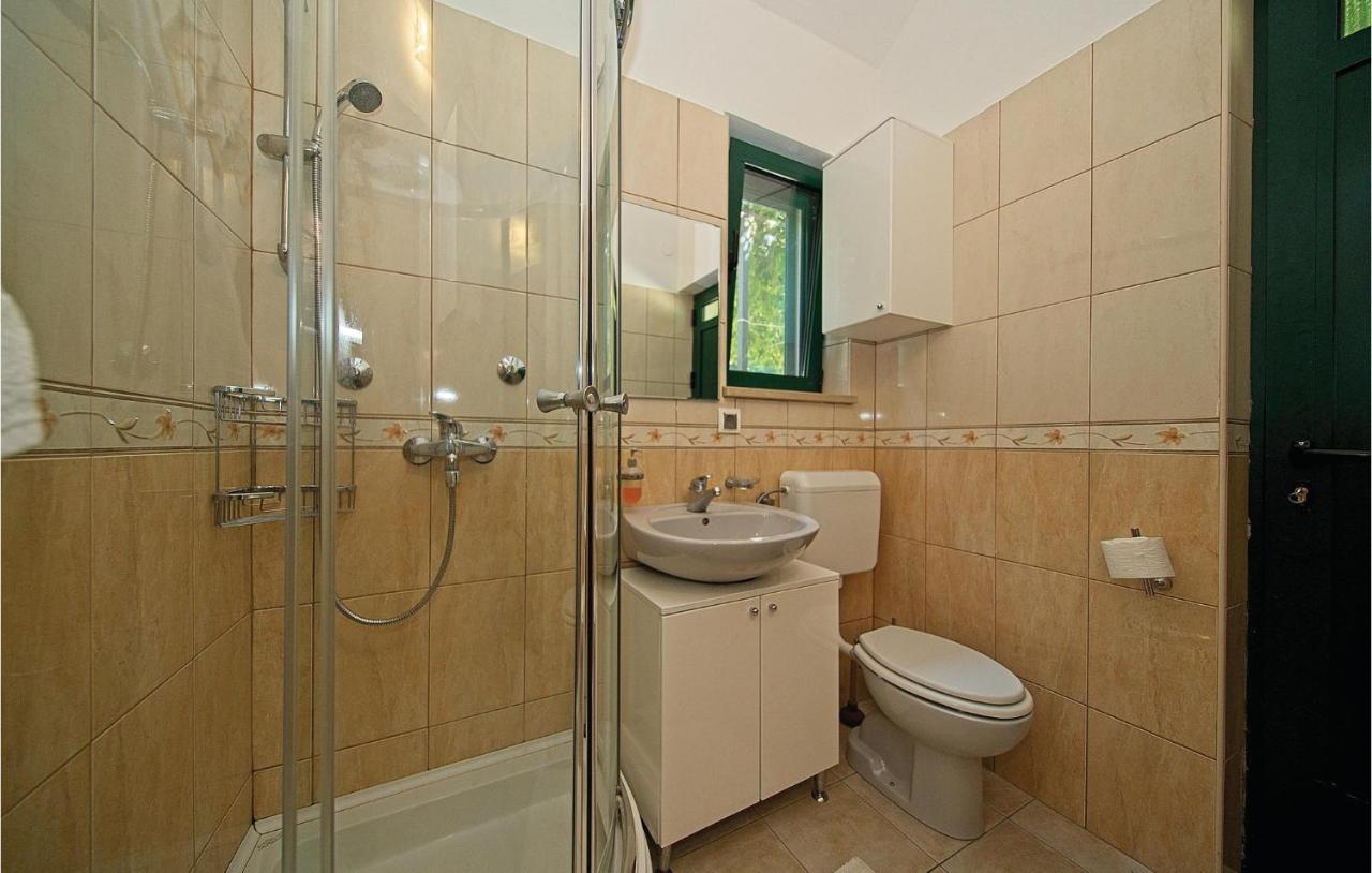 1 Bedroom Awesome Home In Постира Экстерьер фото
